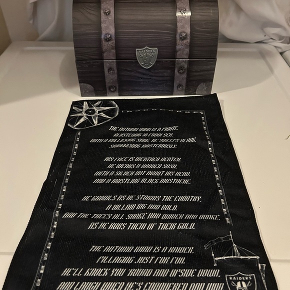 LED Display with Custom Design - Picture 3 of 4